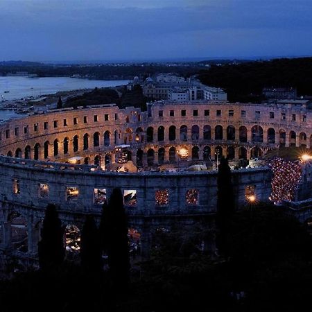 City Center Studio 4 Two Pula Extérieur photo